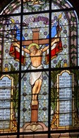 stained-glass-4748316_1280.jpg